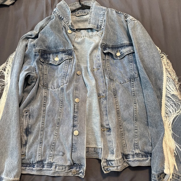 Oversized Faded Jean jacket with fringe - Picture 1 of 2